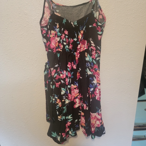 Express Floral Dress - Picture 2 of 6